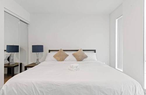 Brookhaven - Amesbury House | Toronto Luxe - 3BR, 3WR Modern and Cozy House