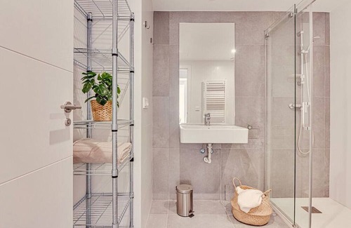 La Coruna Apartment | Main Street Deluxe Apartment