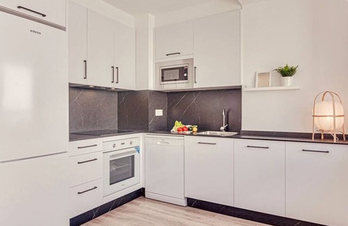 La Coruna Apartment | Main Street Deluxe Apartment