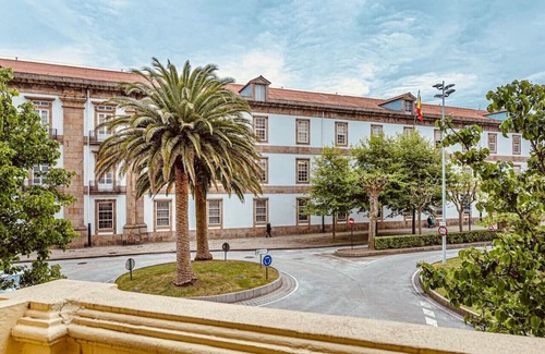 La Coruna Apartment | Downtown Plaza Apartment