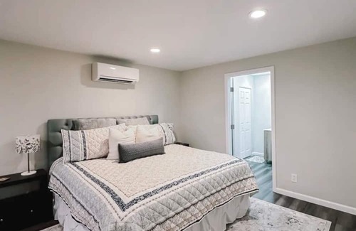 Knoxville Cottage | Cozy Cottage in Knoxville, close to Sevierville!