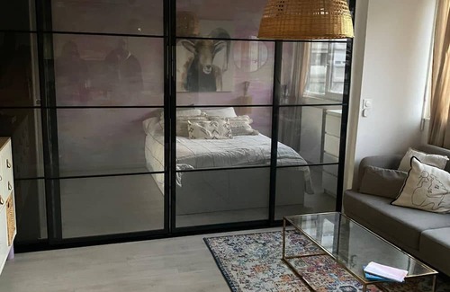 Villette Gare Apartment | Cozy 40 m² with terrace in Lyon