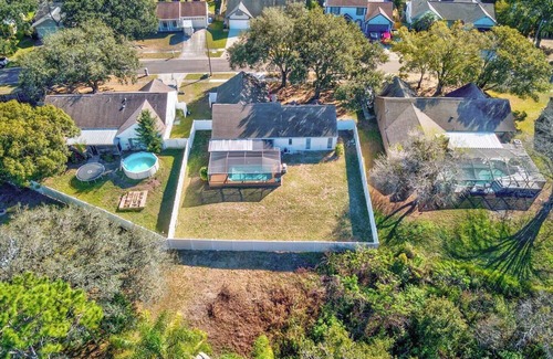 Bloomingdale House | Sleeps 10 with pool & game room