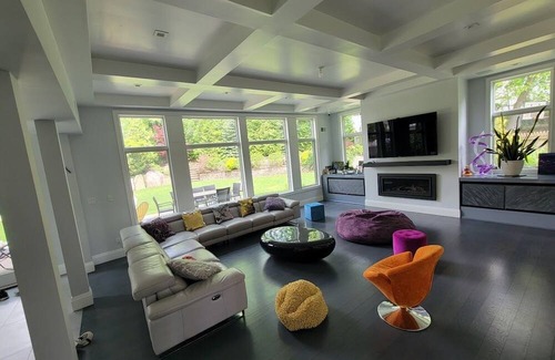 Bergenfield House | Huge Modern open layout 7 Br 4.5 bath entertaining home