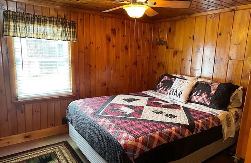 Belgrade Cottage | Welcome to Black Bear Cottage in desirable Pinkham's cove with water views!