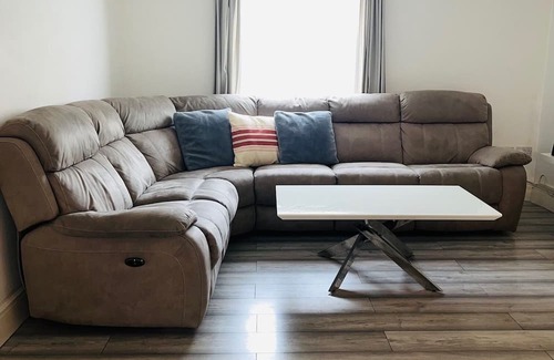 Heath Apartment | Brilliant Apartment on the ground floor, stunning and spacious reception.