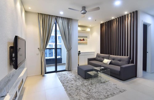 Mont Kiara Apartment | A Stylish 1BR Apt Arcoris Mont Kiara KL