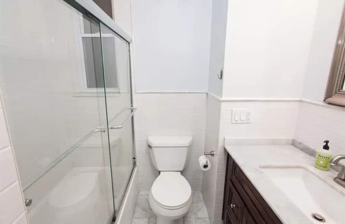 Hoboken Apartment | Cozy Retreat with ESB View!
