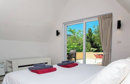 Klong Son House | Deluxe Sea Room Blue Heaven Bay Resort