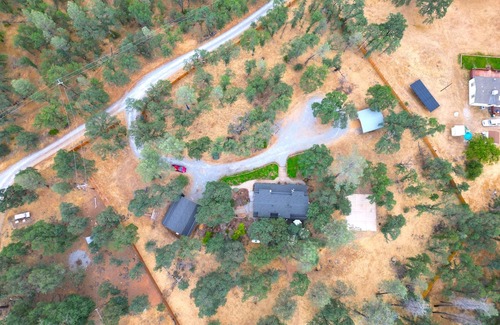 Bella Vista Cabin | Beautiful Log Cabin, Close to Redding & Shasta - Shasta Lakeshore Retreat #17
