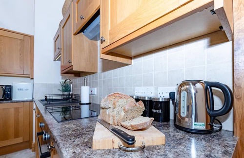 Loxton House | Pass the Keys | Somerset Two Bedroom South Hill Cottage