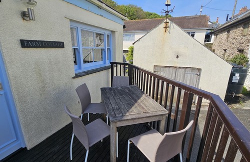 Portloe Cottage | Farm Cottage - a cottage that sleeps 7 guests in 4 bedrooms