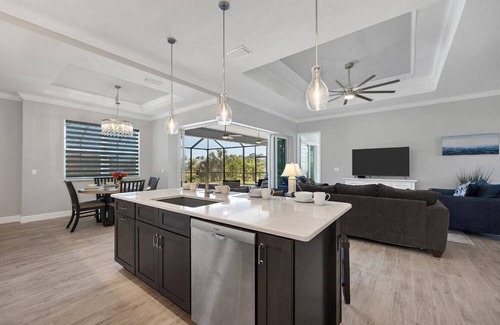 Port Charlotte House | Vacation Home Getaway for 6 at South Gulf Cove w/pool & BBQ
