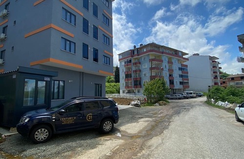 Arsin Condo | Elisa Suit