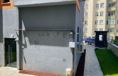 Arsin Condo | Elisa Suit