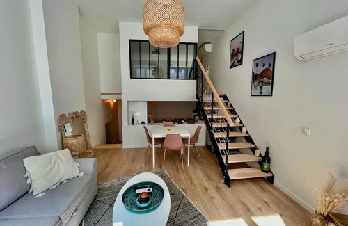Jules Ferry - Recamier Apartment | Smartstay Gabriella cosy & lumineux