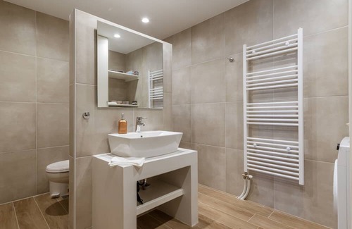 Kato Aprovatou Apartment | Apartment 'Captain's Pounda Suite' with Sea View, Wi-Fi and Air Conditioning