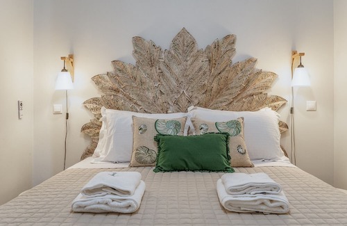 Kato Aprovatou Apartment | Apartment 'Captain's Pounda Suite' with Sea View, Wi-Fi and Air Conditioning