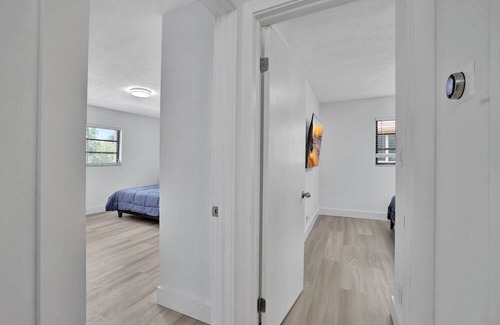 Tarpon River House | Updated 2/2 Close to Downtown