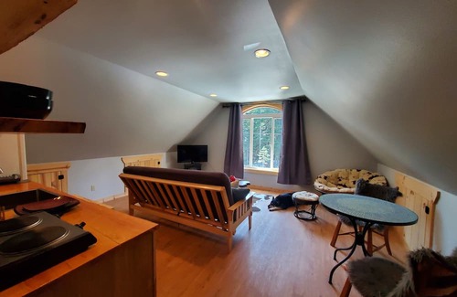 Snoqualmie Pass Apartment | Mountain Basecamp for fun and adventure.