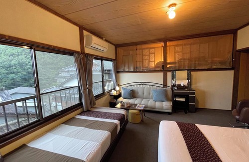 Imari Okawachiyama Cabin | Okawachiyama, Village of the Secret Kilns.