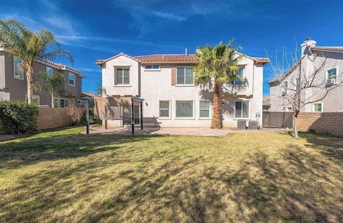 Palmdale House | Fenced Backyard For Dogs｜Spacious 4B｜Perfect For Family Vacation #41381