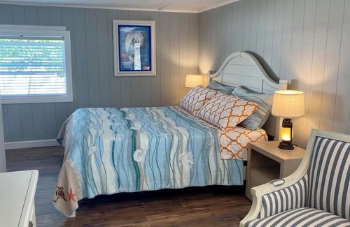 East Naples Cottage | Mango Tree Cottage close to Old Naples and Beach
