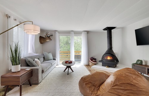 Albrightsville Cabin | The Whitetail Lodge.