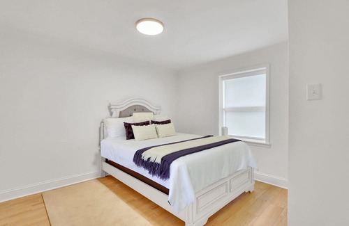 Eastside House | Stunning Bungalow with High-End Finishes, Spacious Yard by Lucky Savannah