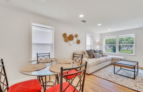 Eastside House | Stunning Bungalow with High-End Finishes, Spacious Yard by Lucky Savannah