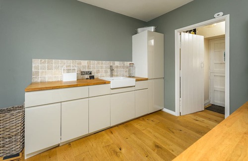 Belford Cottage | Rosemary Cottage - a cottage that sleeps 8 guests in 4 bedrooms