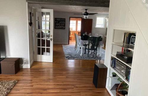 Port Dover House | tAlbion Landing Cottage Port Dover Ontario