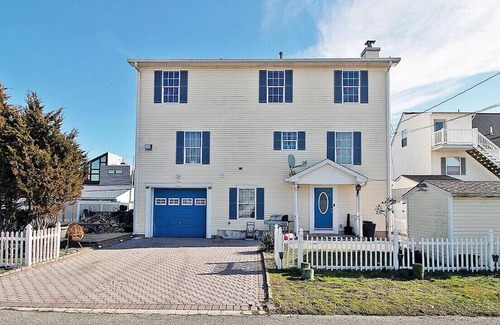 Forked River Condo | Charming Bayfront Condo
