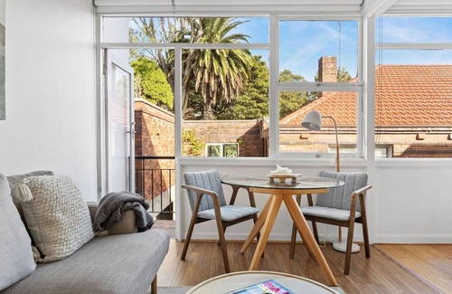 Bellevue Hill Apartment | Sunny 1BR cozy apartment in Bellevue Hill