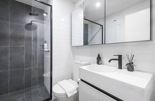 Footscray Apartment | This apartment is a 2 bedroom(s), 2 bathrooms, located in Footscray, VIC.