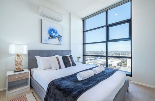 Maribyrnong Apartment | This apartment is a 2 bedroom(s), 2.5 bathrooms, located in Maribynong, VIC.