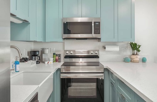Kahuku Condo | Kuilima Estates West Condo in Turtle BaynSleeps 4: King Bed & Queen Sofa Sleeper