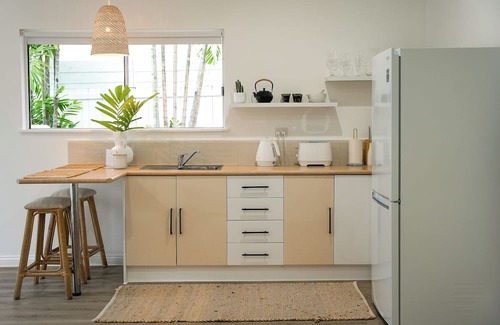 Kewarra Beach Villa | Cosy Villa, street back from Kewarra Beach