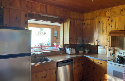 Cleverdale House | Lake George family retreat in prime location with private dock and swim area