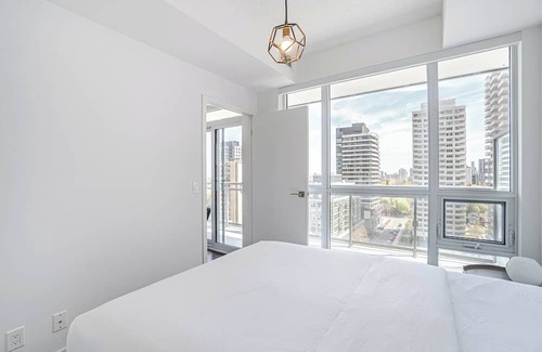 Yonge-Eglinton Apartment | Spacious 2+1 Bedroom in Luxury Building with Access to LCBO, Loblaws, Starbucks