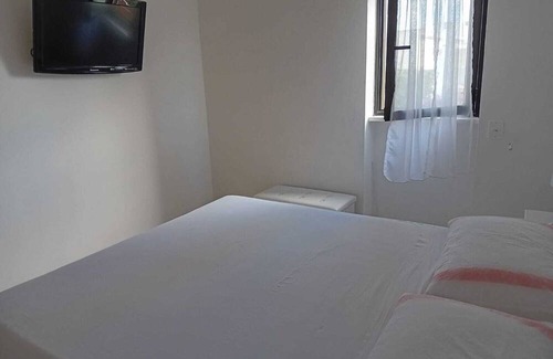 San Cataldo House | Holiday Home 'La Dimora Di Lucia' with Private Garden and Air Conditioning