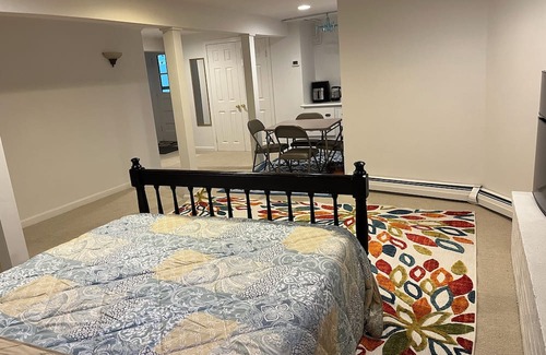Lexington House | queen size bed, with table and chairs and full private bathroom,