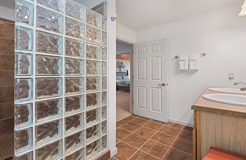 Mountain Springs House | Smoky Mountains, 3K ft. elevation, Hot Tub, 5 acres trails, game room for kids
