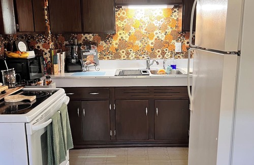 Bessemer House | Charming Bessemer Retreat: 2-Bedroom Home, Near Downtown with Modern Amenities!