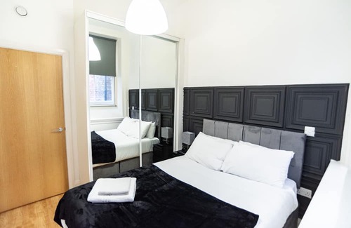 St George's Quarter Apartment | Affluxi - Westminster Chambers Delux - Sleeps 4