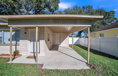 Plant City House | 355B) 2BR Luxurious house!