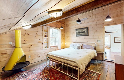 South Bristol House | Rustic Cabin with Serene Family-Friendly Amenities