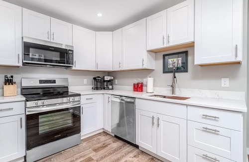 Silver Lake House | Pet-Friendly: Newly Built 2-BR Home with hot tub & patio