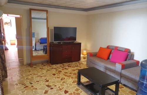 Cocody Apartment | Serviced 1 bed apartment free laundry & services