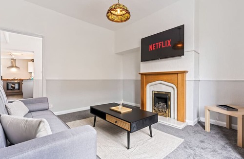 Loftus House | Welcoming House - Sleeps 5 - Free Parking & WiFi
